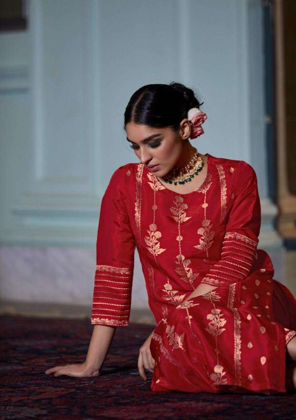 Four Buttons Presents Royalty Dola Silk Readymade Suits Collection Wholesale Rate In Surat