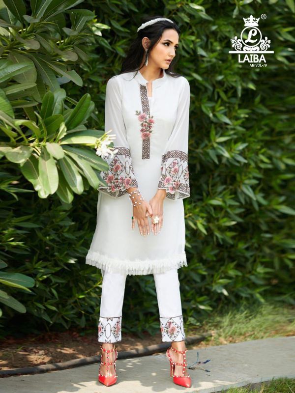 Sai Dresses Presents Combo Kurti Catalog Wholesale Rate In Surat