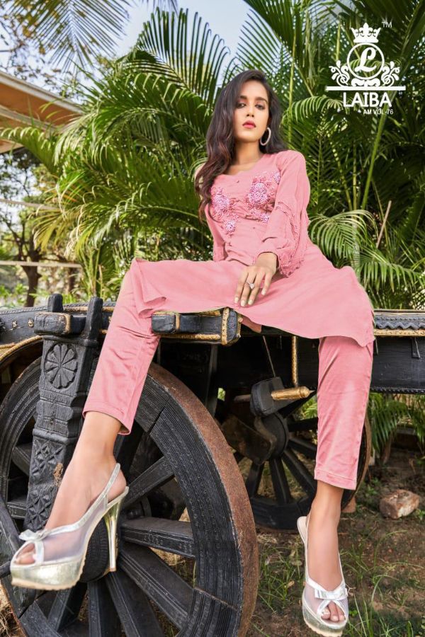 Sai Dresses Presents Combo Kurti Catalog Wholesale Rate In Surat