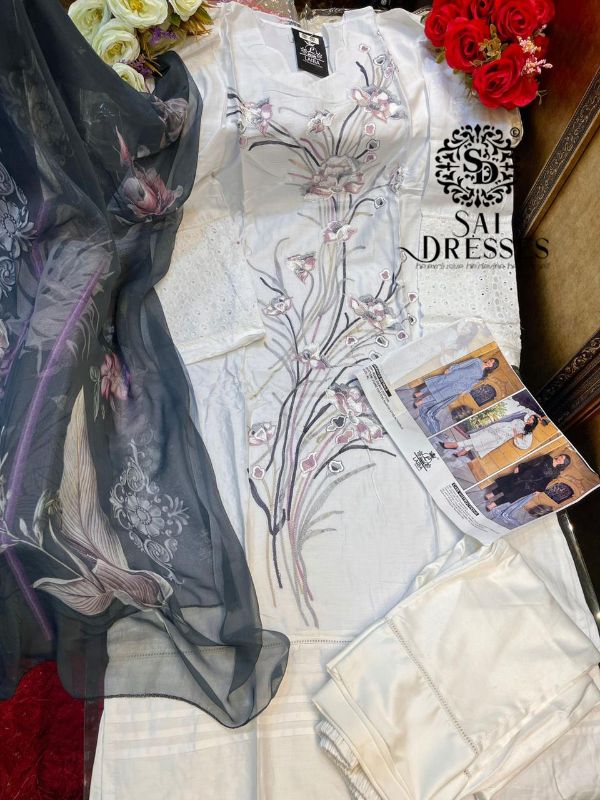 Laiba Fashion Presnets Pakistani Kurti Collection Wholesale Rate In Surat