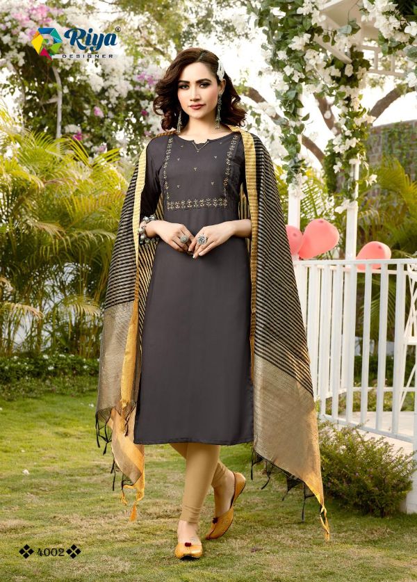 Riya Designer Presents Inayat Vol-4 Wholesale Rate In Surat