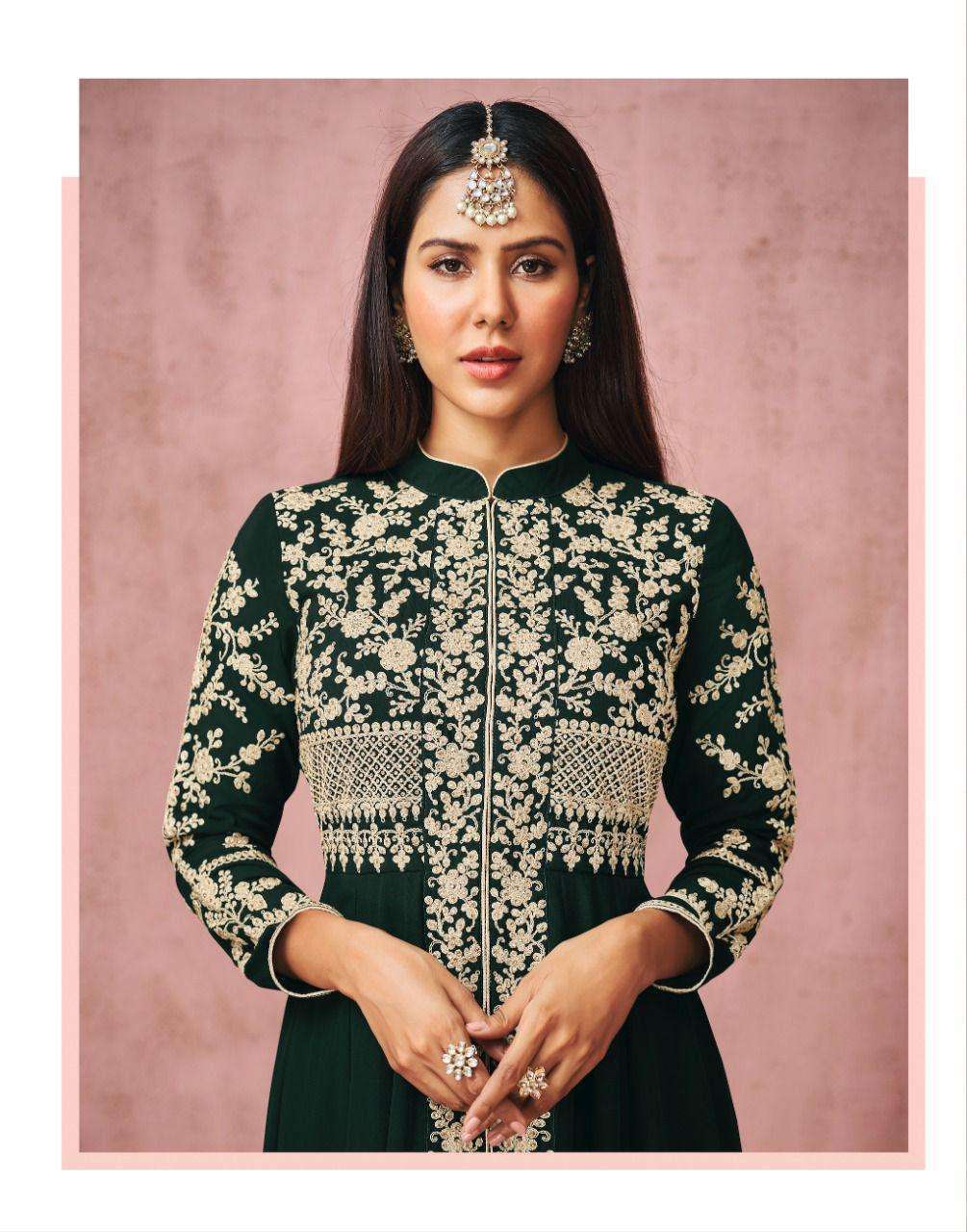 AASHIRWAD CREATION PRESENTS LATEST CATALOGUE SONAM WHOLESALE RATE IN SURAT