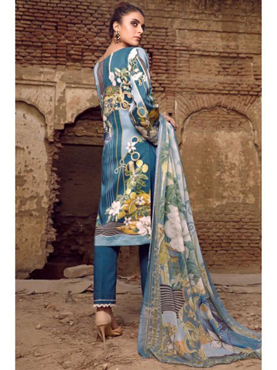 MAJESTY PRESENTS SANA SAFINA VOL 8 PAKISTANI SALWAR SUITS IN WHOLESALE PRICE IN SURAT - SAI DRESSES