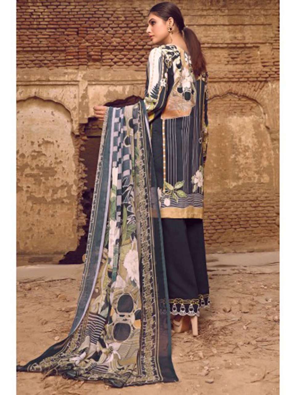 MAJESTY PRESENTS SANA SAFINA VOL 8 PAKISTANI SALWAR SUITS IN WHOLESALE PRICE IN SURAT - SAI DRESSES