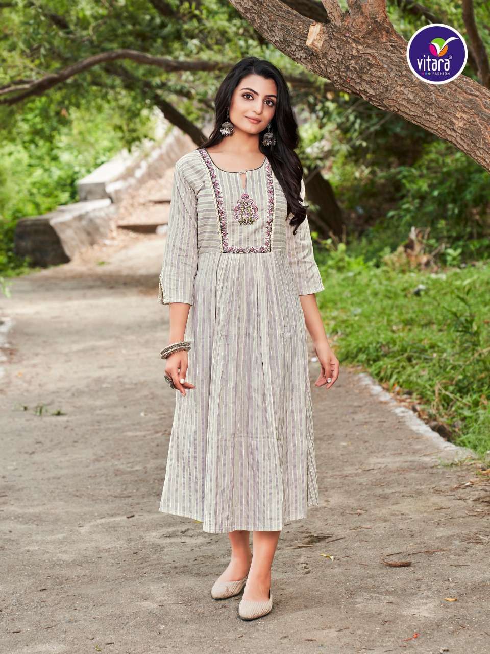 NAINA bY BONIE UMBRELLA STYLE FANCY KURTI LATEST CATALOGS MAUFACTURER -  Reewaz International | Wholesaler & Exporter of indian ethnic wear catalogs.