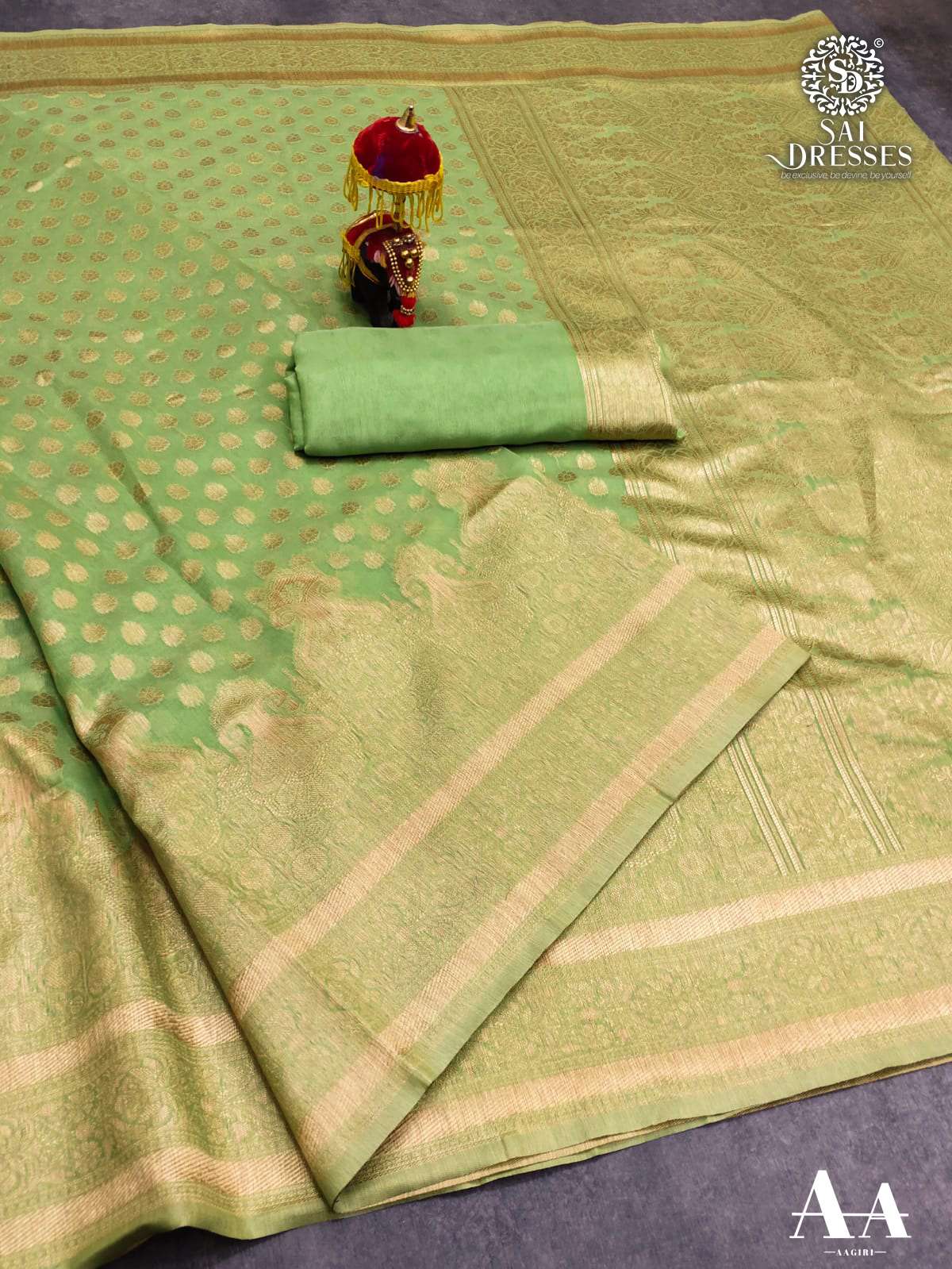 SAI DRESSES PRESENT COTTON TRADITIONAL DESIGNER SAREE IN WHOLESALE RATE IN SURAT 