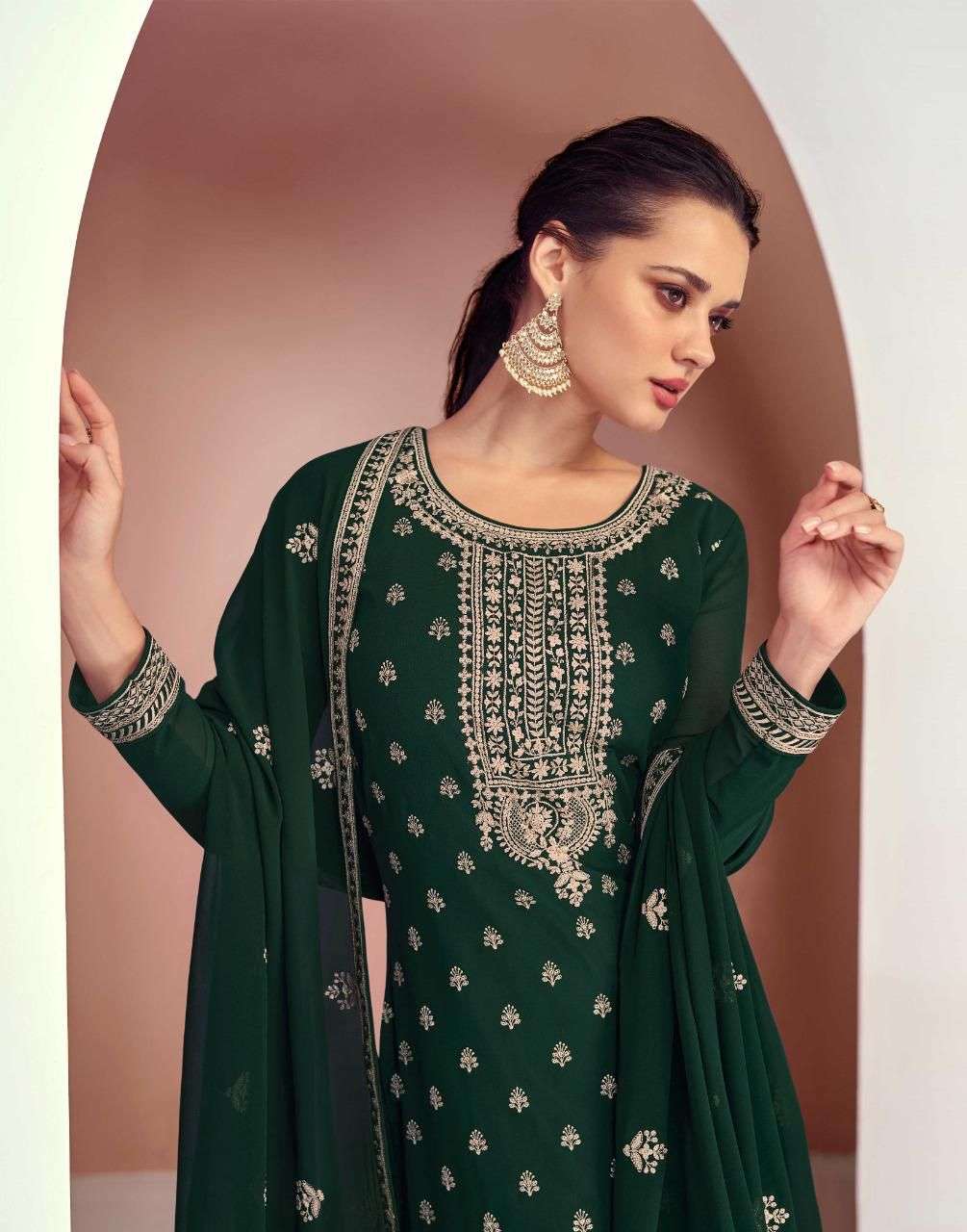 GULKAYRA DESIGNER PRESENT DIMPLE SEMI STITCHED GEORGETTE DESIGNER SALWAR SUITS IN WHOLESALE RATE IN SURAT - SAI DRESSES