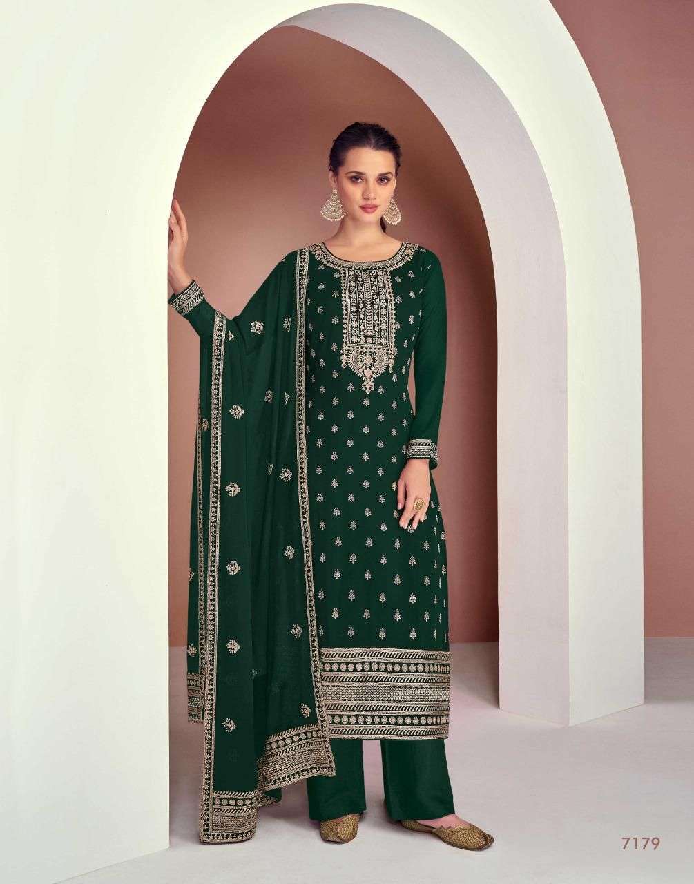 GULKAYRA DESIGNER PRESENT DIMPLE SEMI STITCHED GEORGETTE DESIGNER SALWAR SUITS IN WHOLESALE RATE IN SURAT - SAI DRESSES