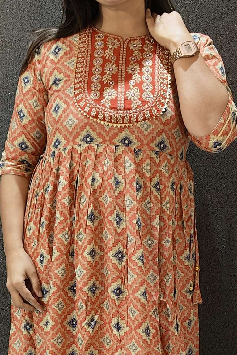 SAI DRESSES PRESENT D.NO 733 READY TO WEAR FANCY LONG DESIGNER KURTI COMBO COLLECTION IN WHOLESALE RATE IN SURAT