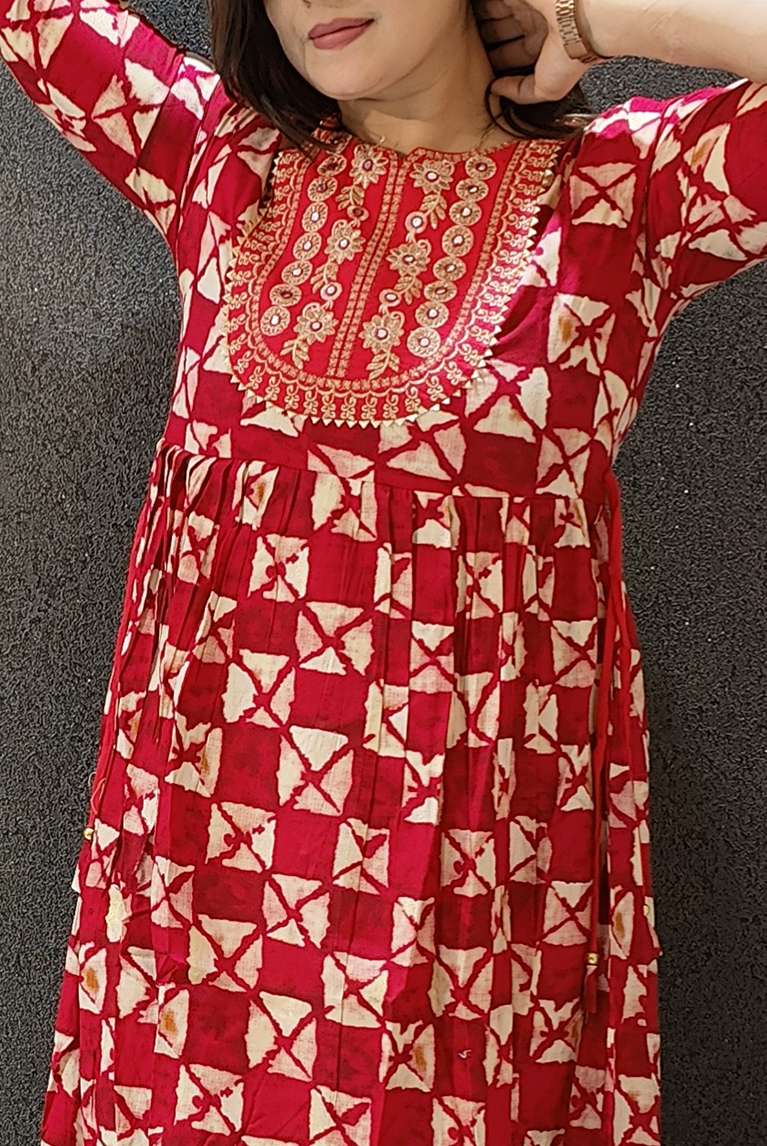 SAI DRESSES PRESENT D.NO 738 READY TO WEAR FANCY LONG DESIGNER KURTI COMBO COLLECTION IN WHOLESALE RATE IN SURAT