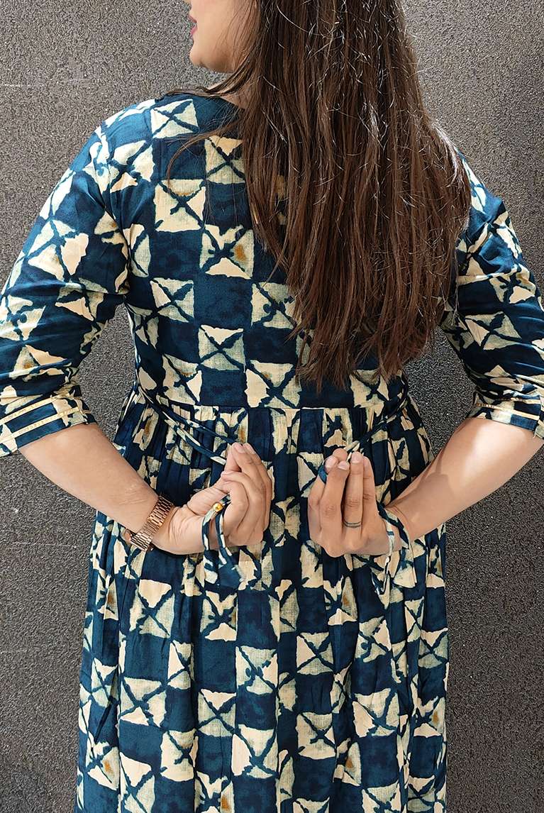 SAI DRESSES PRESENT D.NO 746 READY TO WEAR FANCY LONG DESIGNER KURTI COMBO COLLECTION IN WHOLESALE RATE IN SURAT