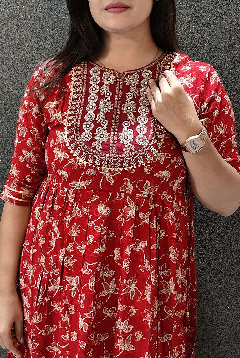 SAI DRESSES PRESENT D.NO 753 READY TO WEAR FANCY LONG DESIGNER KURTI COMBO COLLECTION IN WHOLESALE RATE IN SURAT