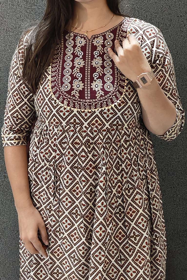 SAI DRESSES PRESENT D.NO 766 READY TO WEAR FANCY LONG DESIGNER KURTI COMBO COLLECTION IN WHOLESALE RATE IN SURAT