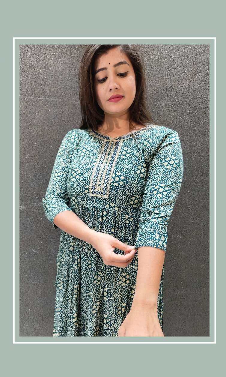 SAI DRESSES PRESENT D.NO 774 READY TO WEAR FANCY LONG PRINTED DESIGNER KURTI COMBO COLLECTION IN WHOLESALE RATE IN SURAT