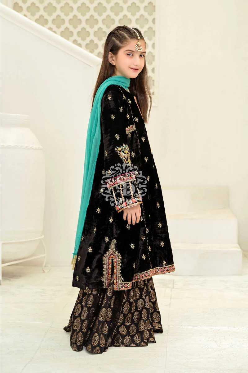 SAI DRESSES PRESENT D.NO 07 READY TO WINTER WEAR GHARARA STYLE DESIGNER PAKISTANI KIDS COMBO SUITS IN WHOLESALE RATE IN SURAT