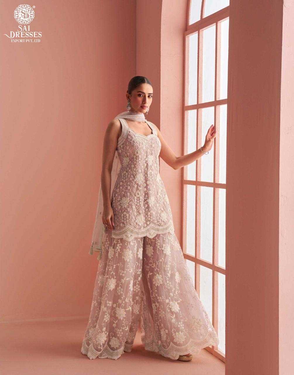 ELEGANTLY CRAFTED IN PREMIUM FABRICS, THE “VERONA” COLLECTION REFLECTS SOPHISTICATION AND CLASS FOR EVERY OCCASION.