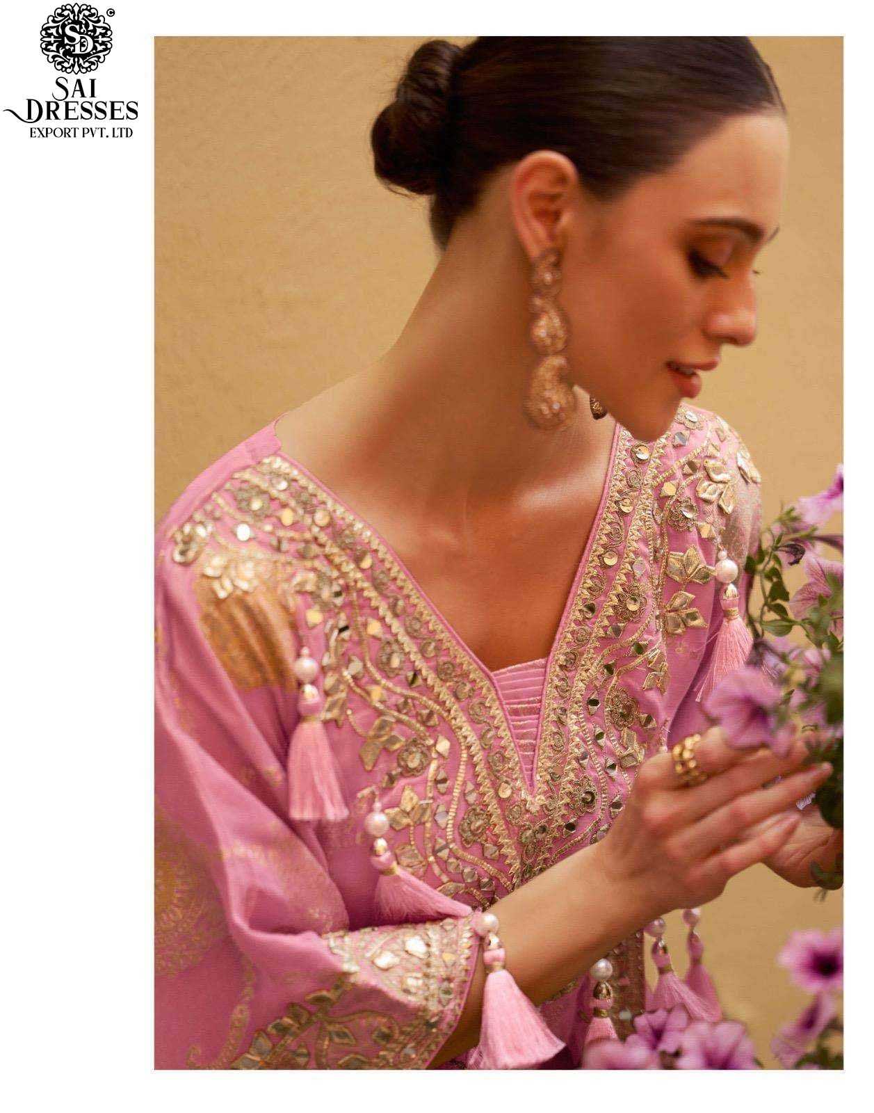 KAFTAN-STYLE FUSION SETS THAT DEFINE MODERN ETHNIC LUXURY