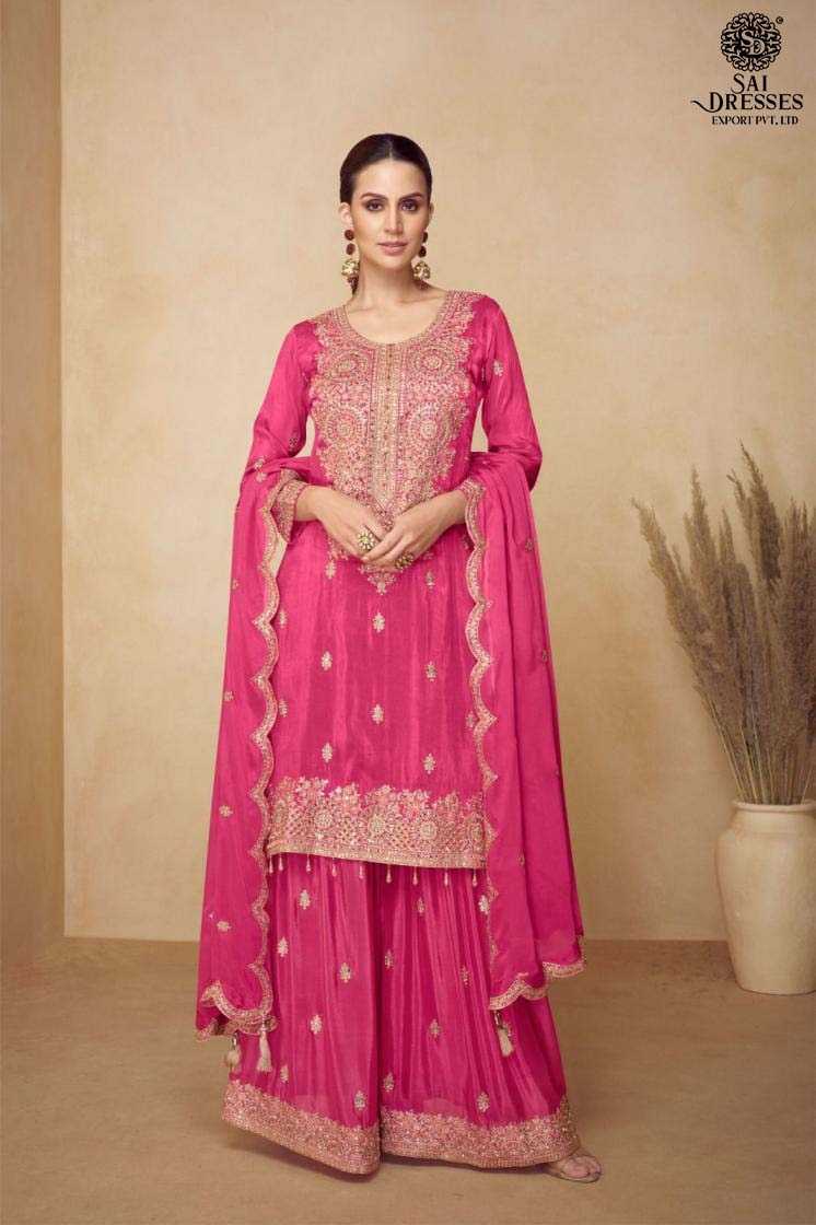 TIMELESS FESTIVE GRACE – ELEGANCE WOVEN IN TRADITION AND COLOR