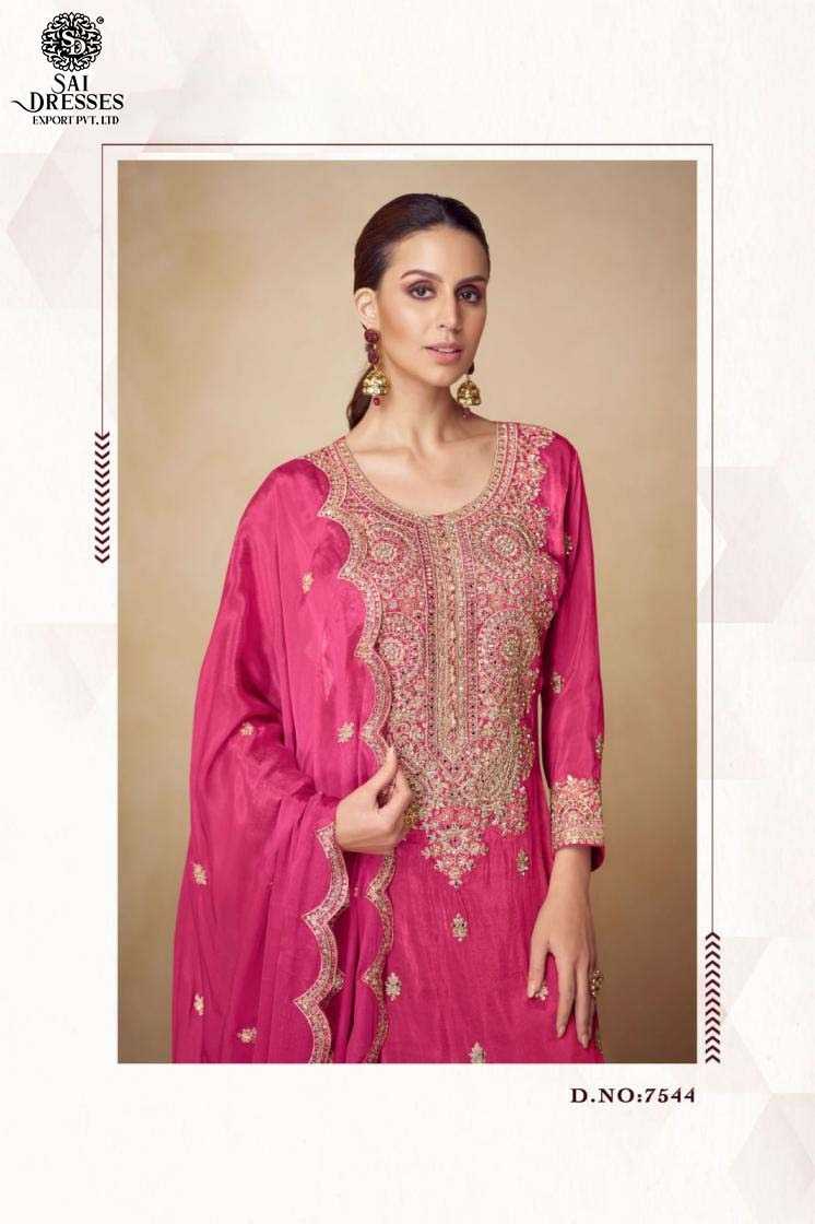 TIMELESS FESTIVE GRACE – ELEGANCE WOVEN IN TRADITION AND COLOR