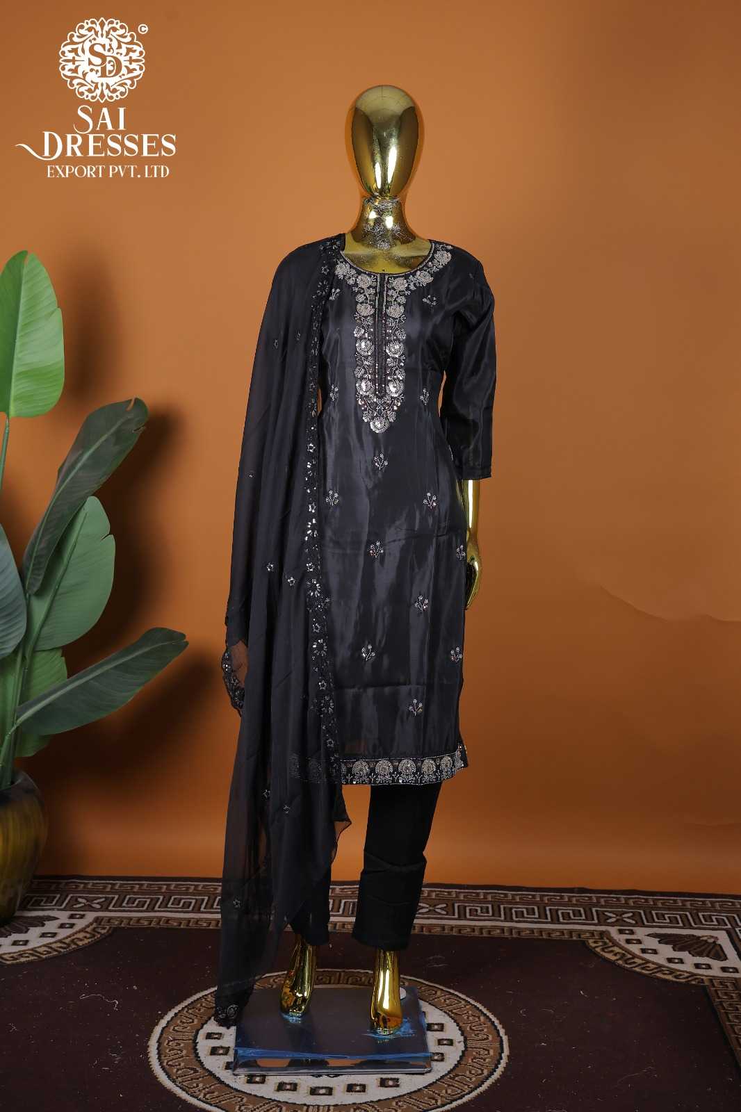 BLACK NATURAL CREPE HEAVY HANDWORK SALWAR SUIT WITH SILVER EMBROIDERY DUPATTA