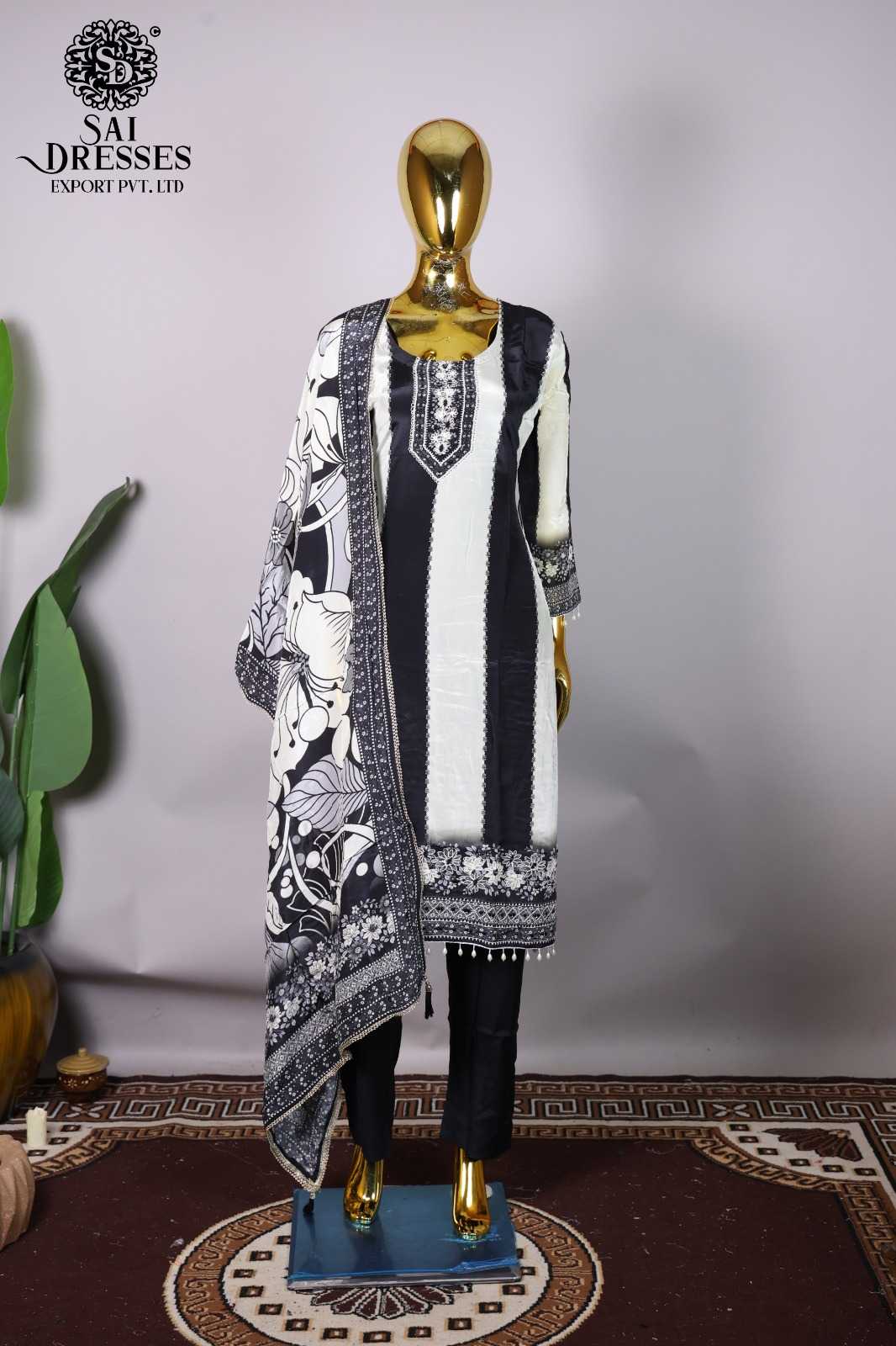 ELEGANT PURE NATURAL CREPE MONOCHROME BLACK WHITE KURTI SET WITH DETAILED HANDWORK AND DESIGNER DUPATT