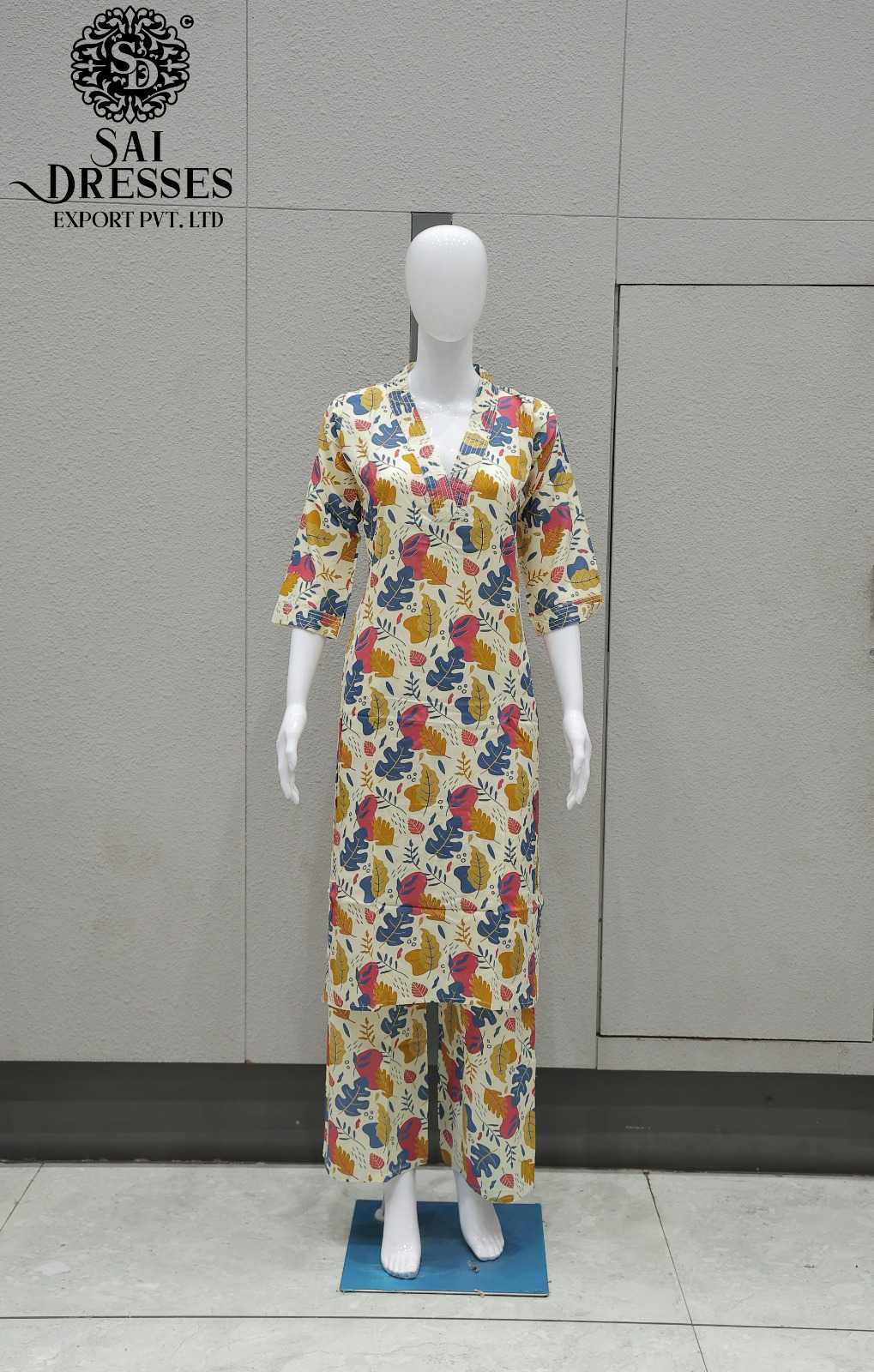 WOMEN'S CREAM MULTICOLOR REYON HEAVY DIGITAL PRINT STRAIGHT KURTI WITH MATCHING PALAZZO SET