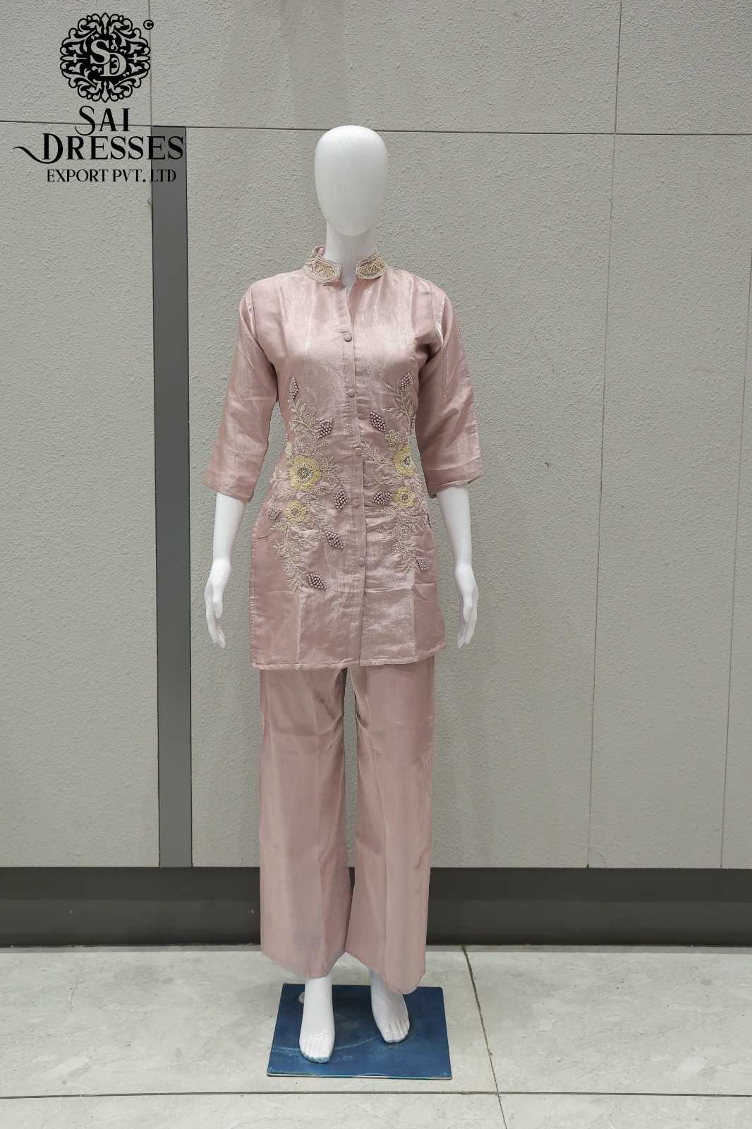 WOMEN'S GLASS ROMAN HEAVY HANDWORK MANDARIN COLLAR TOP WITH PANT SET IN BABY PINK