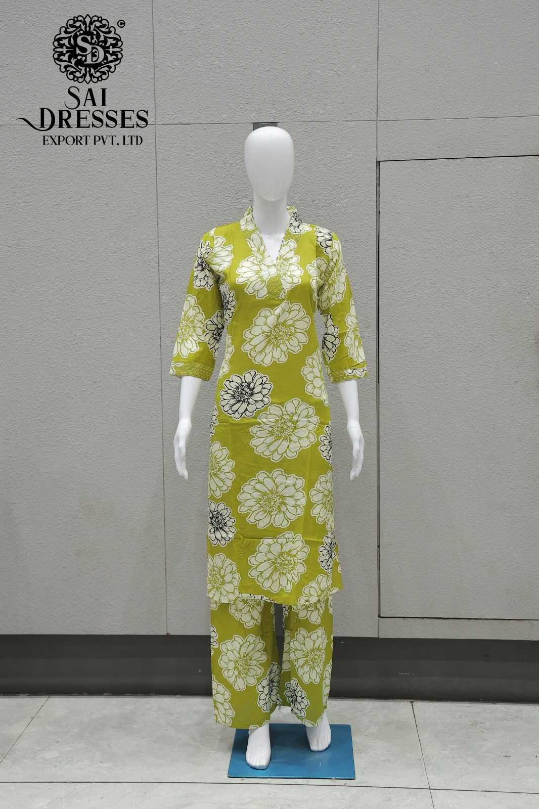 WOMEN'S PARROT GREEN REYON HEAVY DIGITAL PRINT STRAIGHT KURTI WITH MATCHING PALAZZO SET