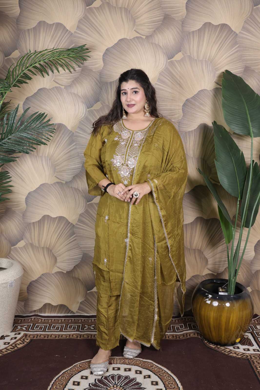 GLASS ORGANZA DIAMOND & SEQUENCE WORK LADIES ETHNIC SUIT